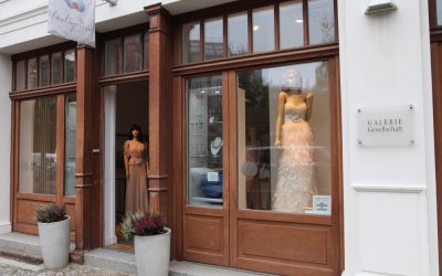 Indigo Pearl ist DAS Fachgeschäft für feinste Abendmode in Berlin